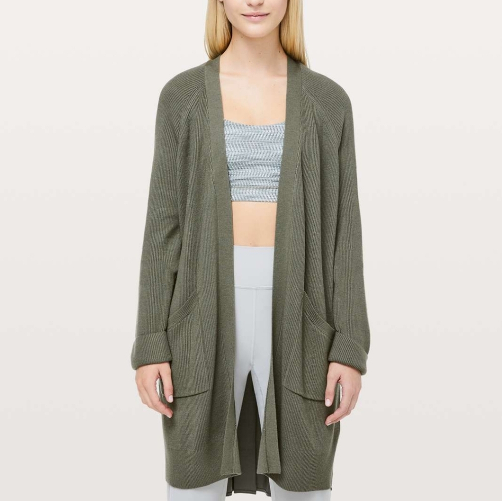 Lululemon Still At Ease Wrap SZ 6